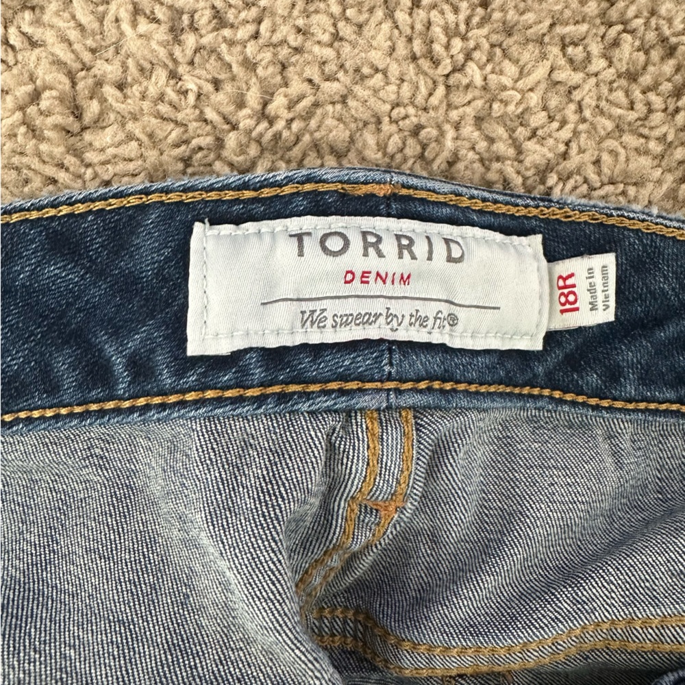 Torrid skinny Jeans. - Picture 3 of 3